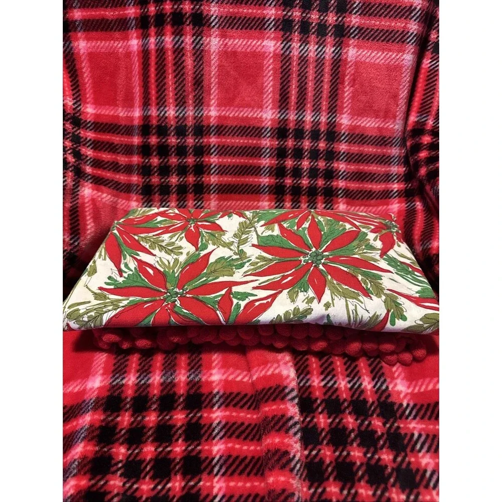 Vintage Red Pom Pom Trim Christmas Poinsettia Tablecloth 53.5X27
